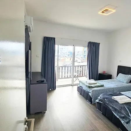 Downtown Rooms, 200m From Marina *