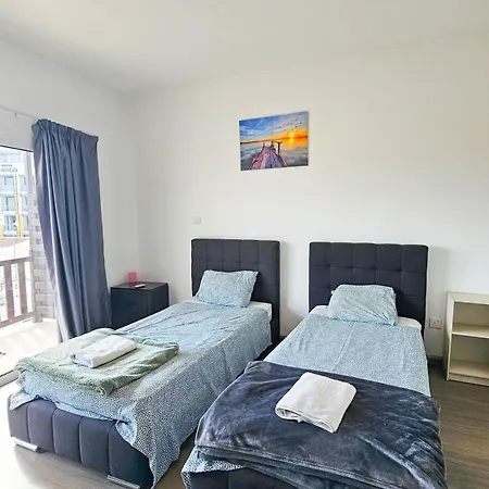 Pansiyon Downtown Rooms, 200m From Marina Larnaca