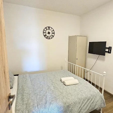 Downtown Rooms, 200m From Marina Privatunterkunft