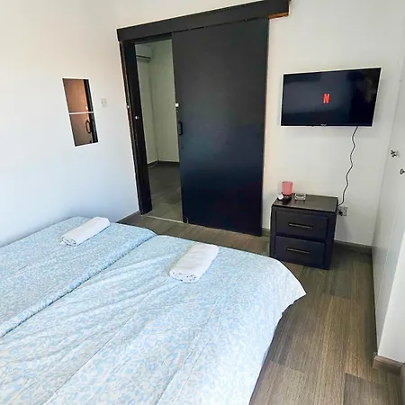 Downtown Rooms, 200m From Marina * Larnaka