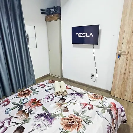 Downtown Rooms, 200m From Marina