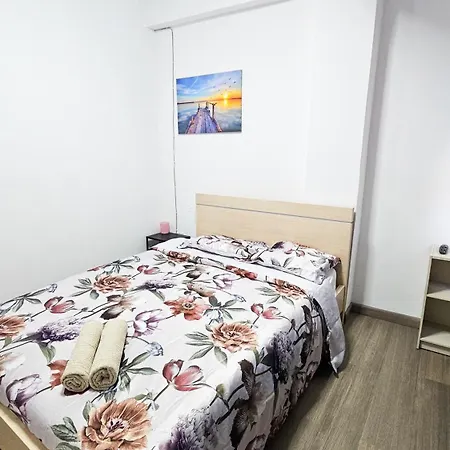 Downtown Rooms, 200m From Marina Privat bolig *