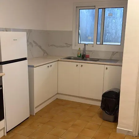 Privatunterkunft Downtown Rooms, 200m From Marina *