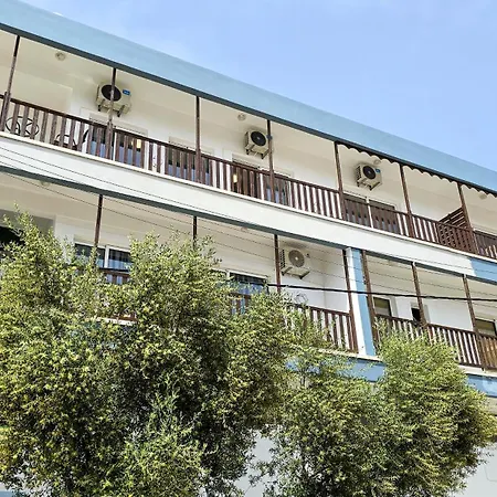 Downtown Rooms, 200m From Marina Privatunterkunft Larnaka